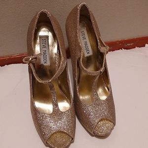 Steve Madden Golden Glitter  Heels.
